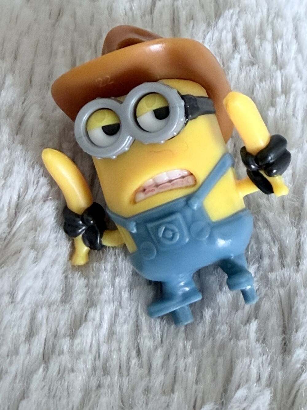 Kinder Joy Minions The Rise of Gru Cowboy Minion Mini Figure